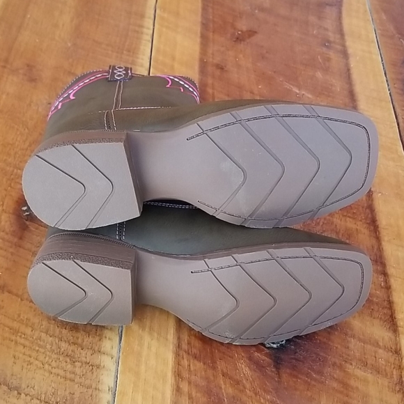 Girl's Cowgirl Boots - Picture 8 of 11